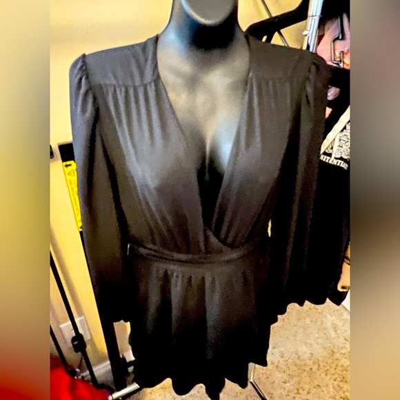 Basically New. Worn once. - Picture 1 of 2